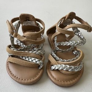 Crazy baby girl’s  sandals. Color Tan/Silver, Size 4.